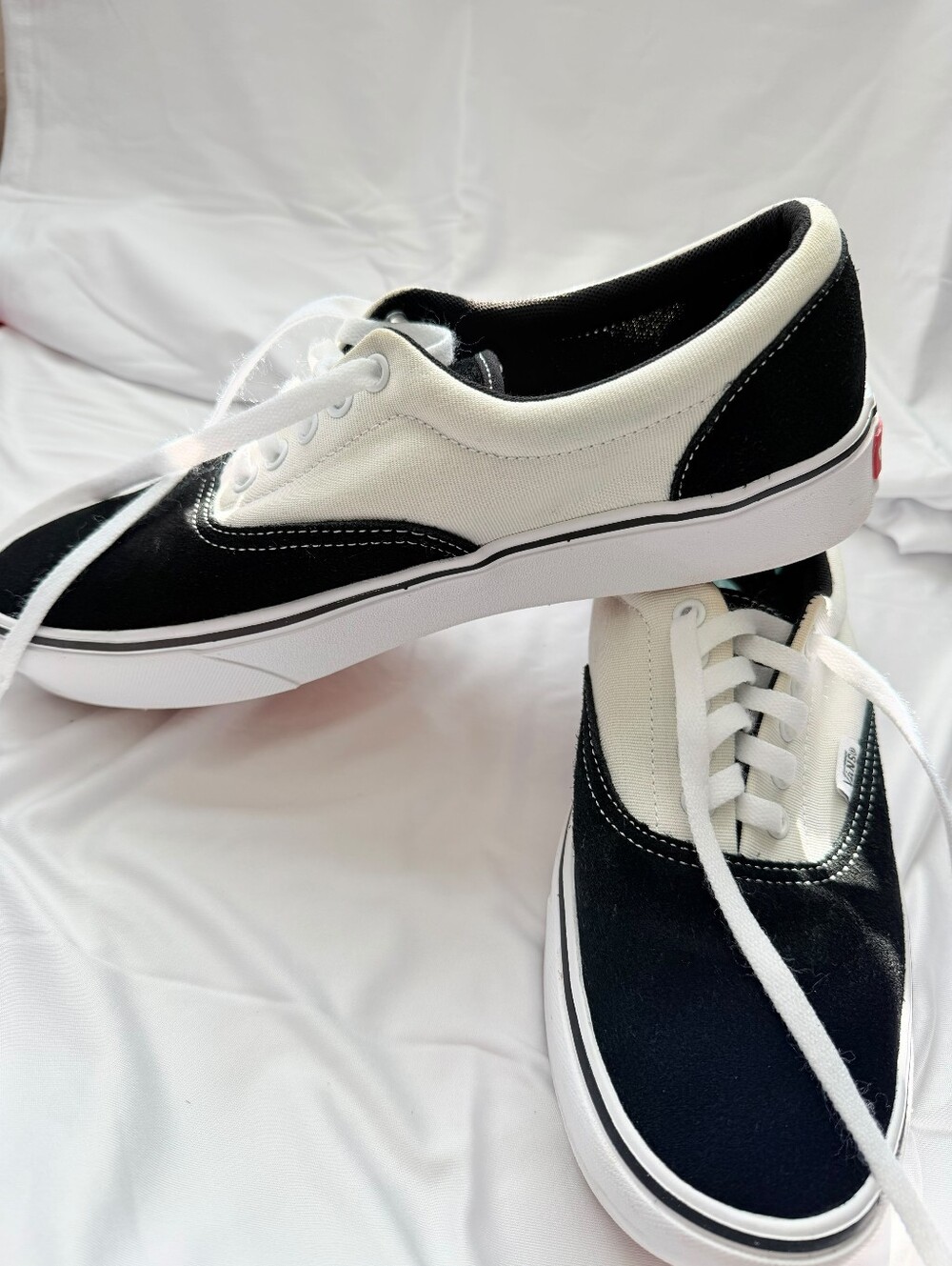 Vans Era ComfyCush Black/White Men's Size 10 Classic Skate Sneakers - Picture 3 of 9